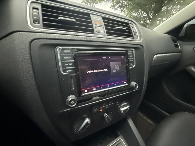 Used 2018 Volkswagen Jetta SE FWD image 15