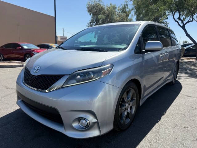 Used 2015 Toyota Sienna SE Premium FWD image 7