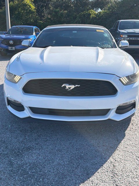 Used 2016 Ford Mustang Convertible RWD image 5
