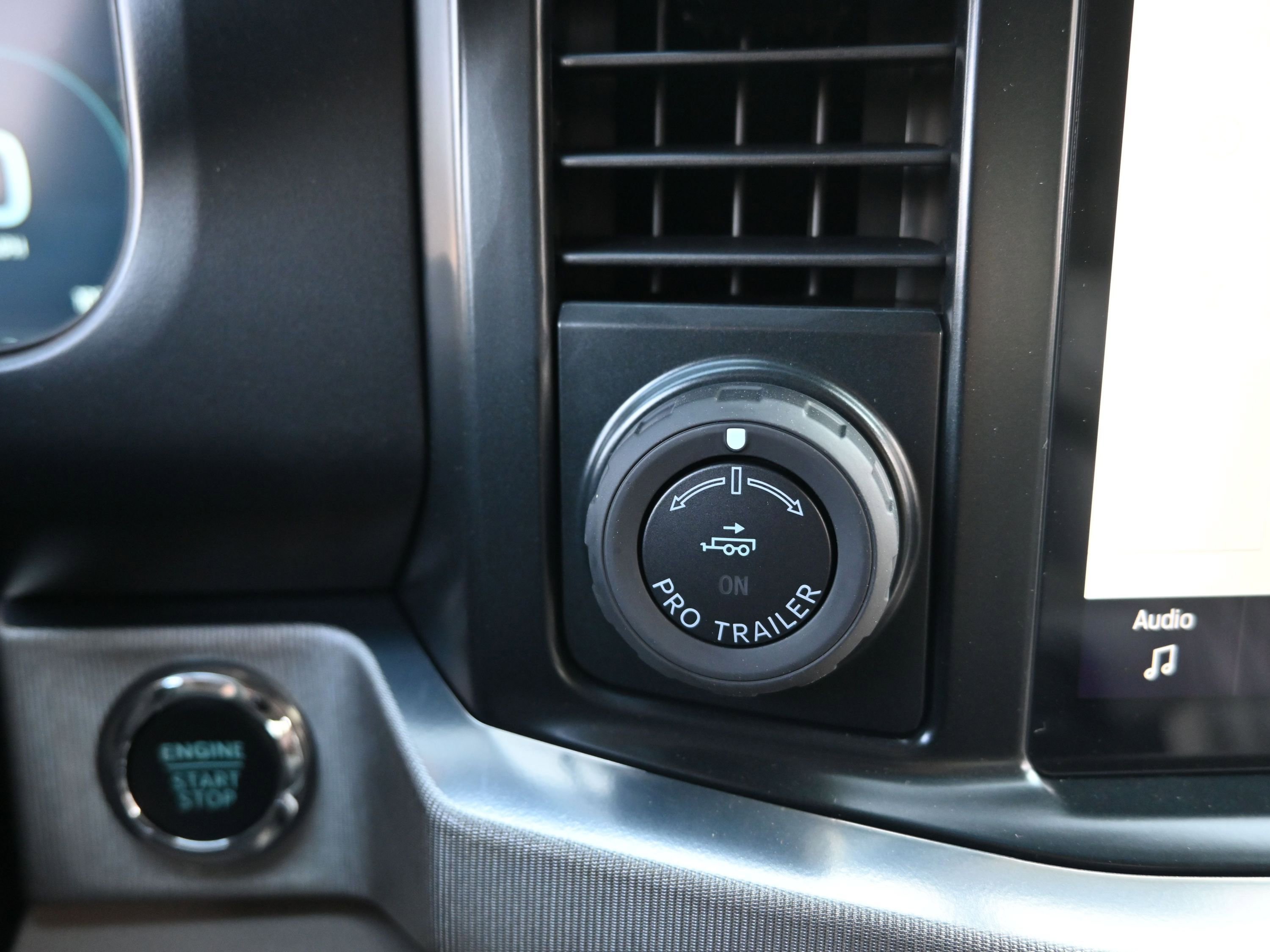 New 2026 Ford F450 Platinum w/ Platinum Plus Package image 29