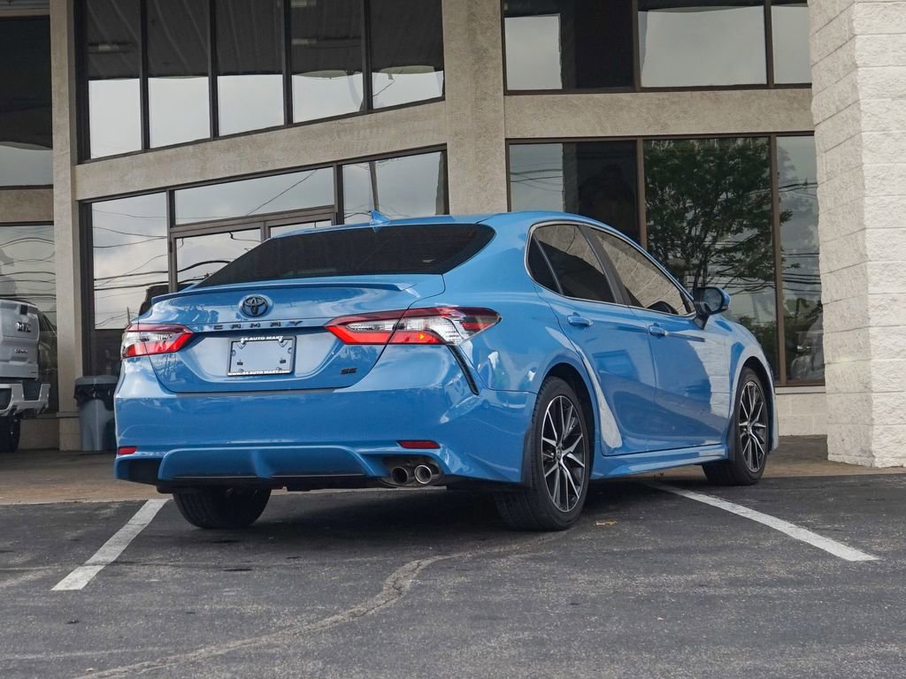 Used 2023 Toyota Camry SE w/ Convenience Package FWD image 3