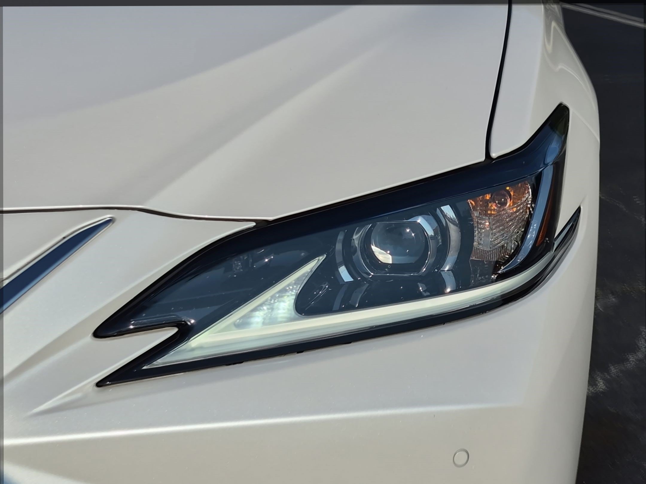 Used 2023 Lexus ES 300h w/ Premium Package FWD image 6