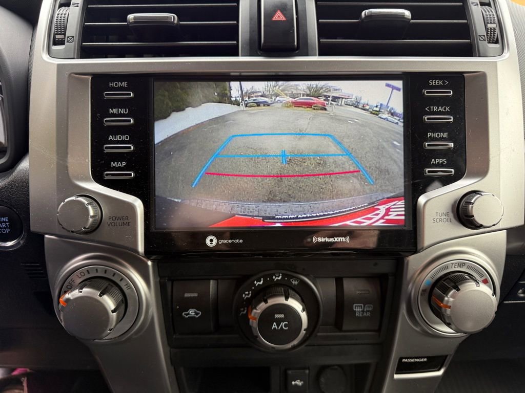 Used 2024 Toyota 4Runner SR5 AWD/4WD image 30