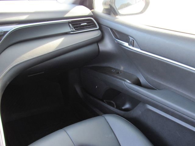 Used 2023 Toyota Camry SE image 16