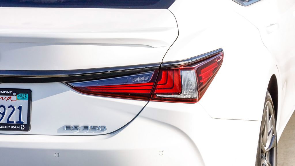 Used 2020 Lexus ES 350 F Sport w/ Accessory Package 2 FWD image 9