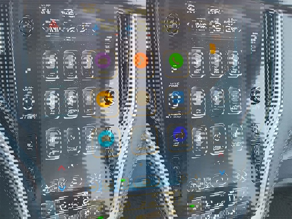 Used 2025 Subaru Outback Premium w/ Popular Package #1A image 19