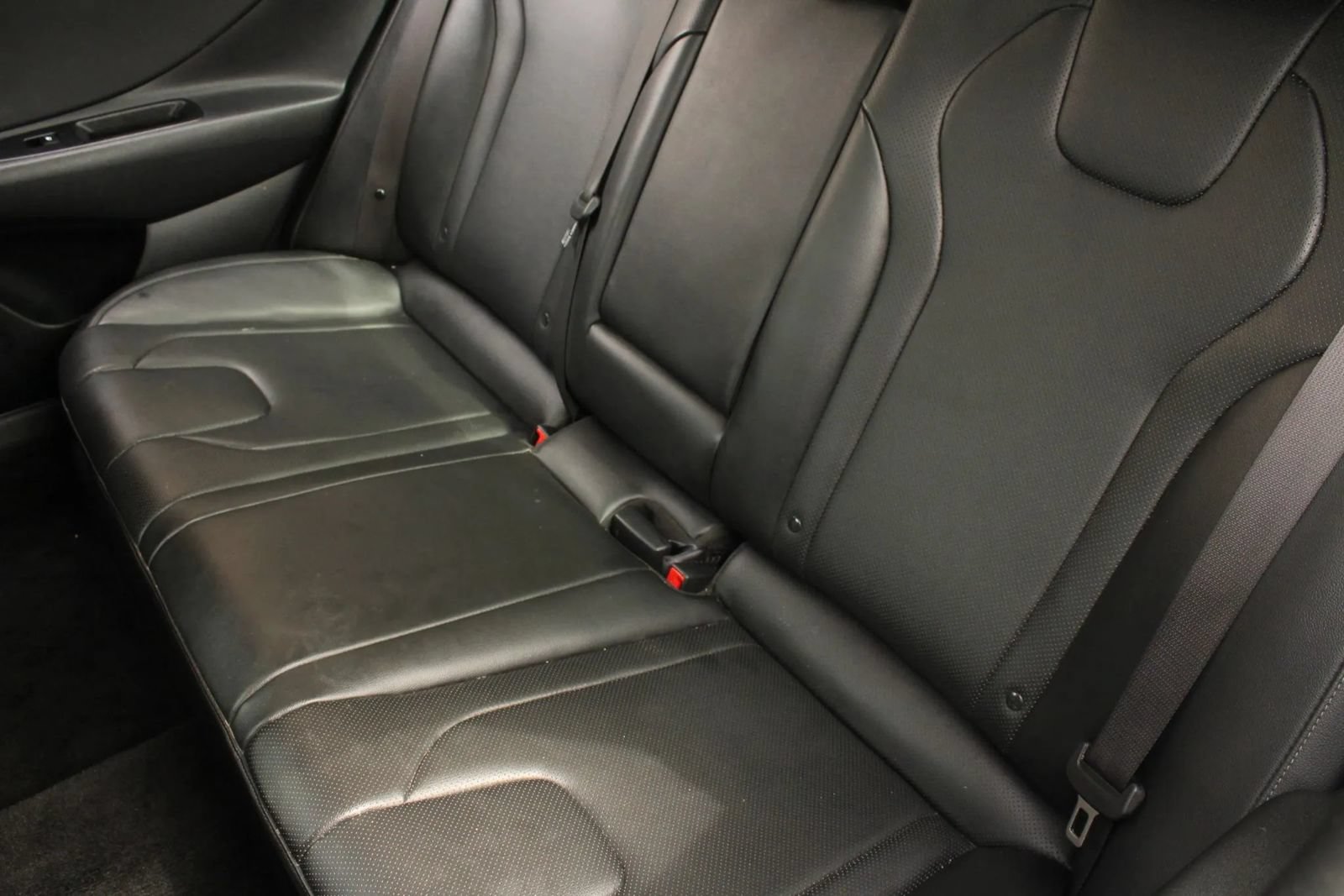 Used 2025 Hyundai Elantra Limited FWD image 15