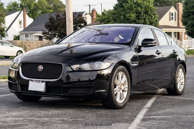 Used 2018 Jaguar XE Premium AWD/4WD image 14
