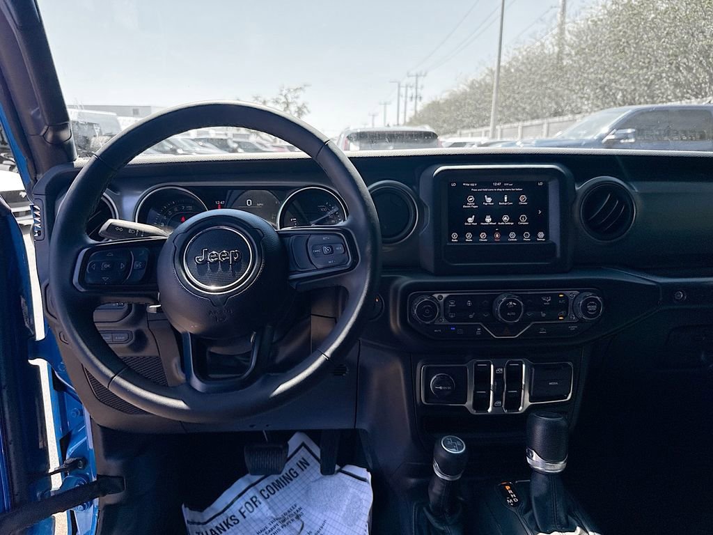 Used 2023 Jeep Wrangler Unlimited w/ Cold Weather Group image 25