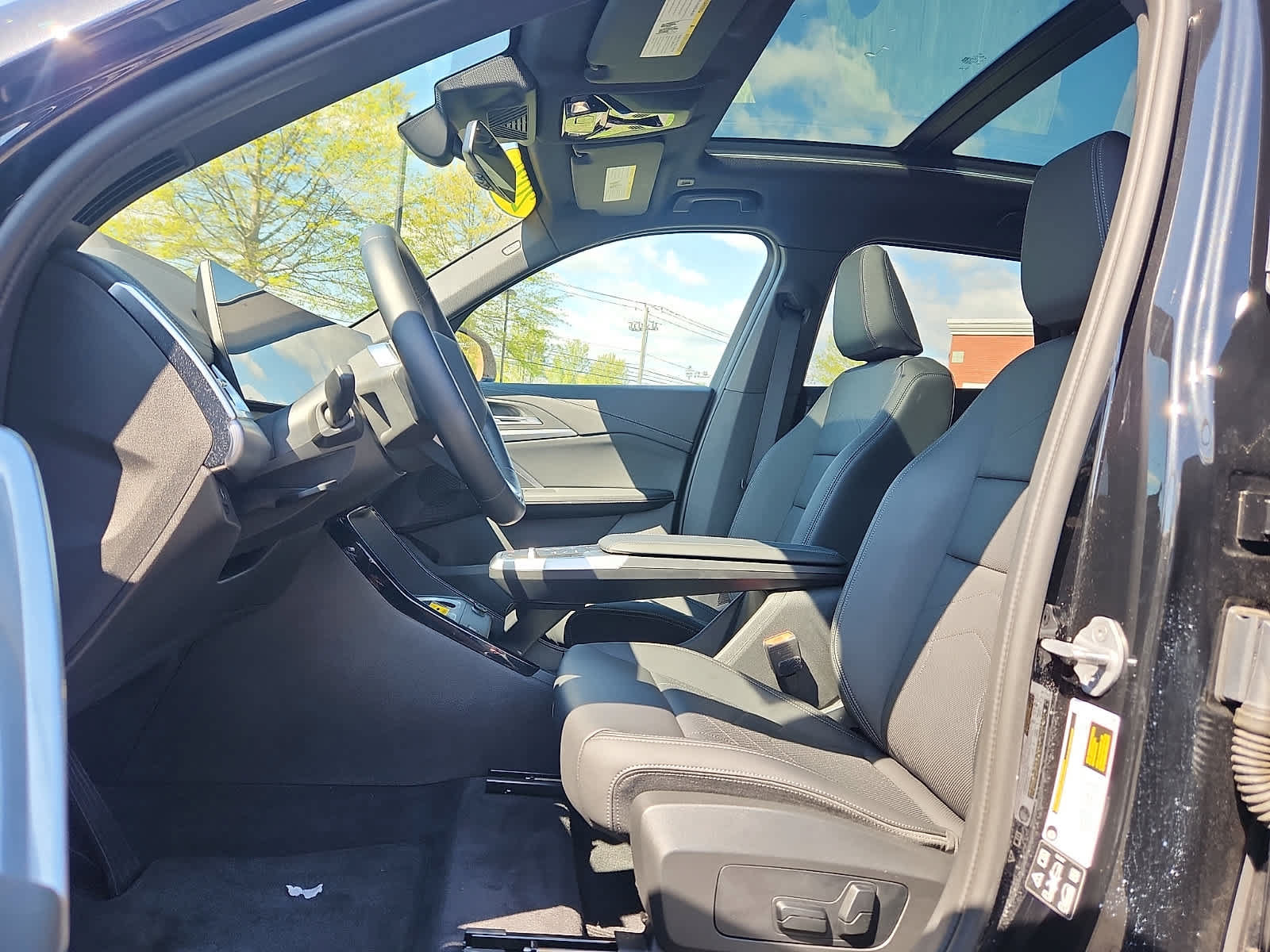 Used 2025 BMW X1 xDrive28i AWD/4WD image 14