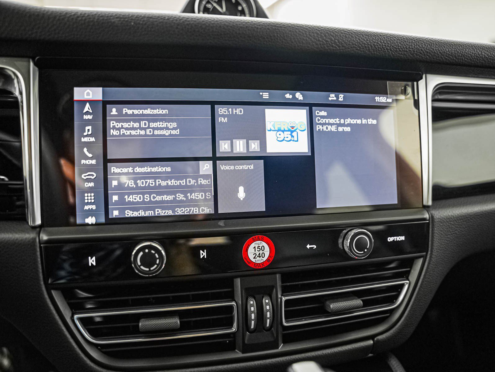 Certified 2026 Porsche Macan AWD/4WD image 23