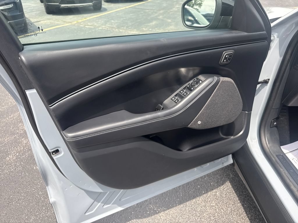 Used 2025 Ford Mustang Mach-E Premium AWD/4WD image 27