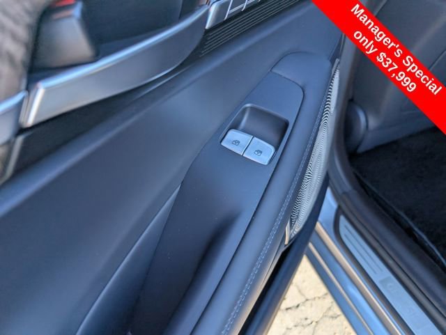 Used 2021 Genesis G90 5.0 Ultimate image 11