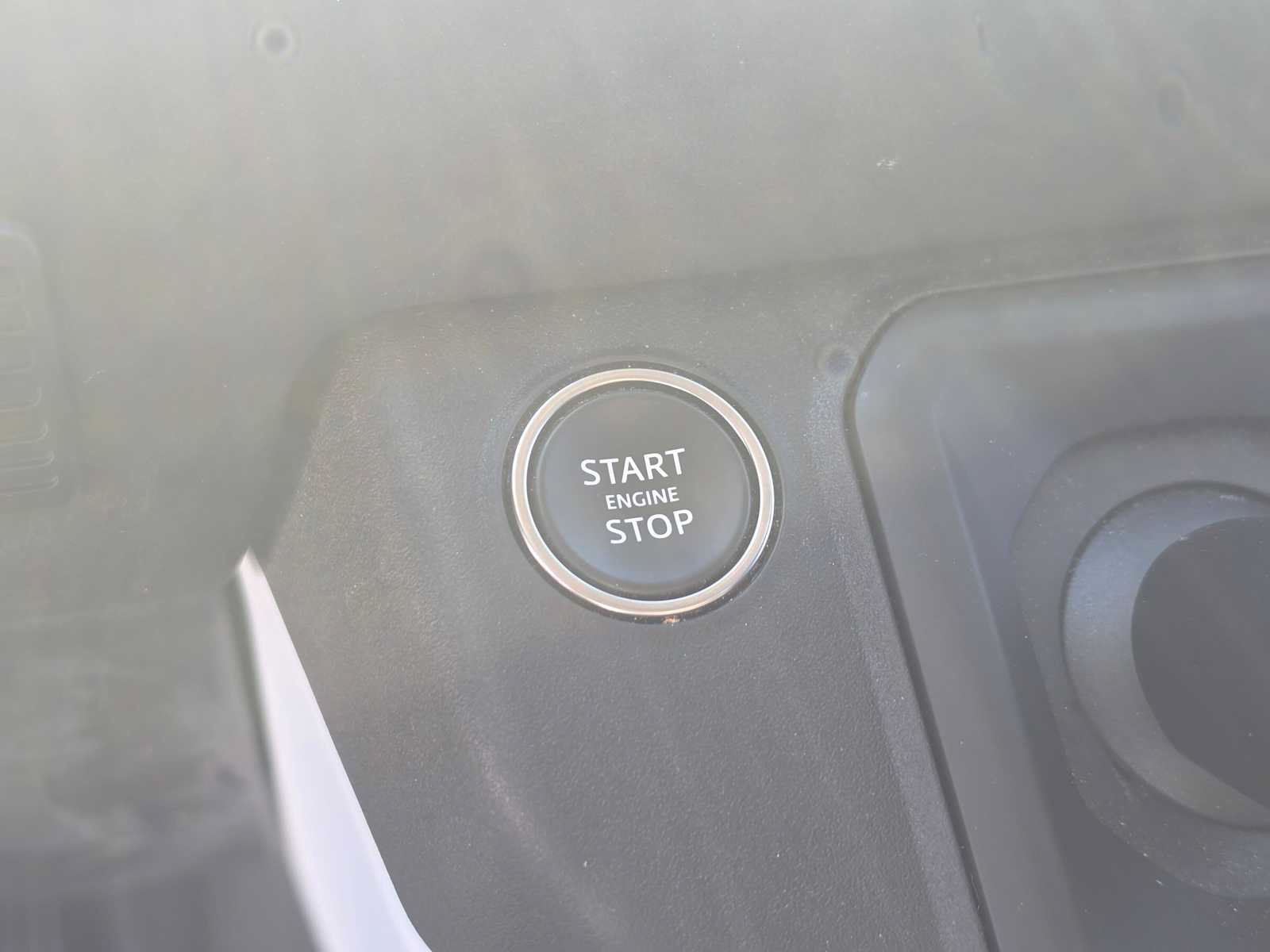 Used 2023 Land Rover Defender 110 AWD/4WD image 32