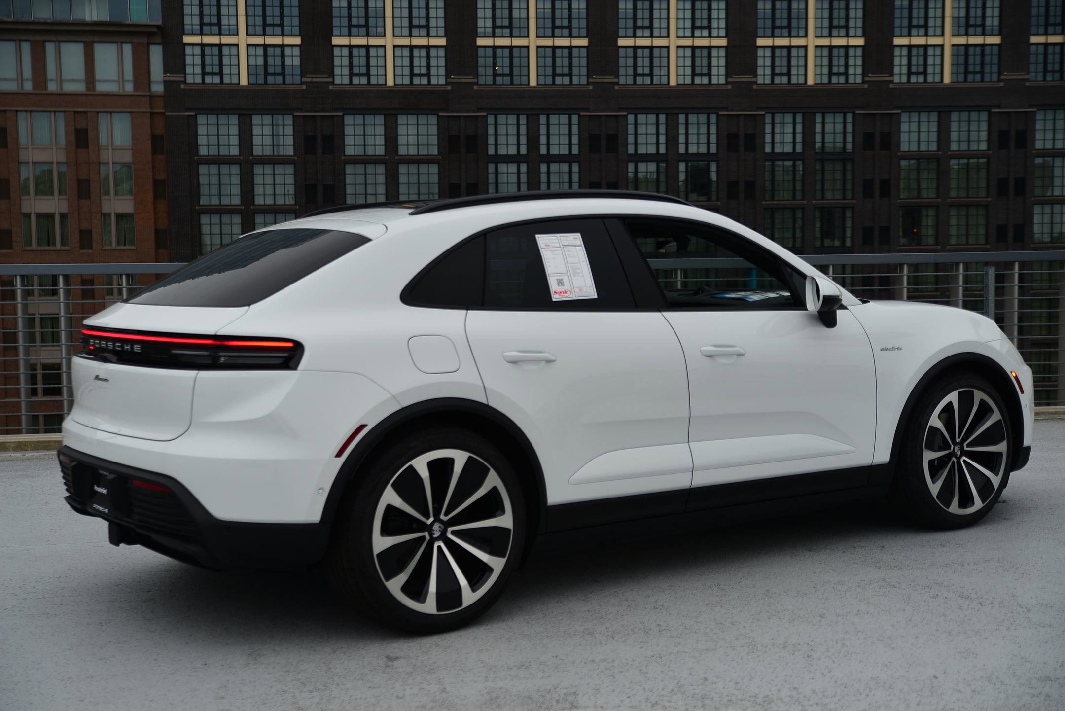 New 2025 Porsche Macan Electric RWD image 9