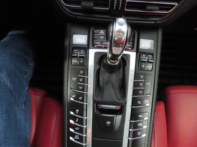 Used 2021 Porsche Macan GTS AWD/4WD image 28