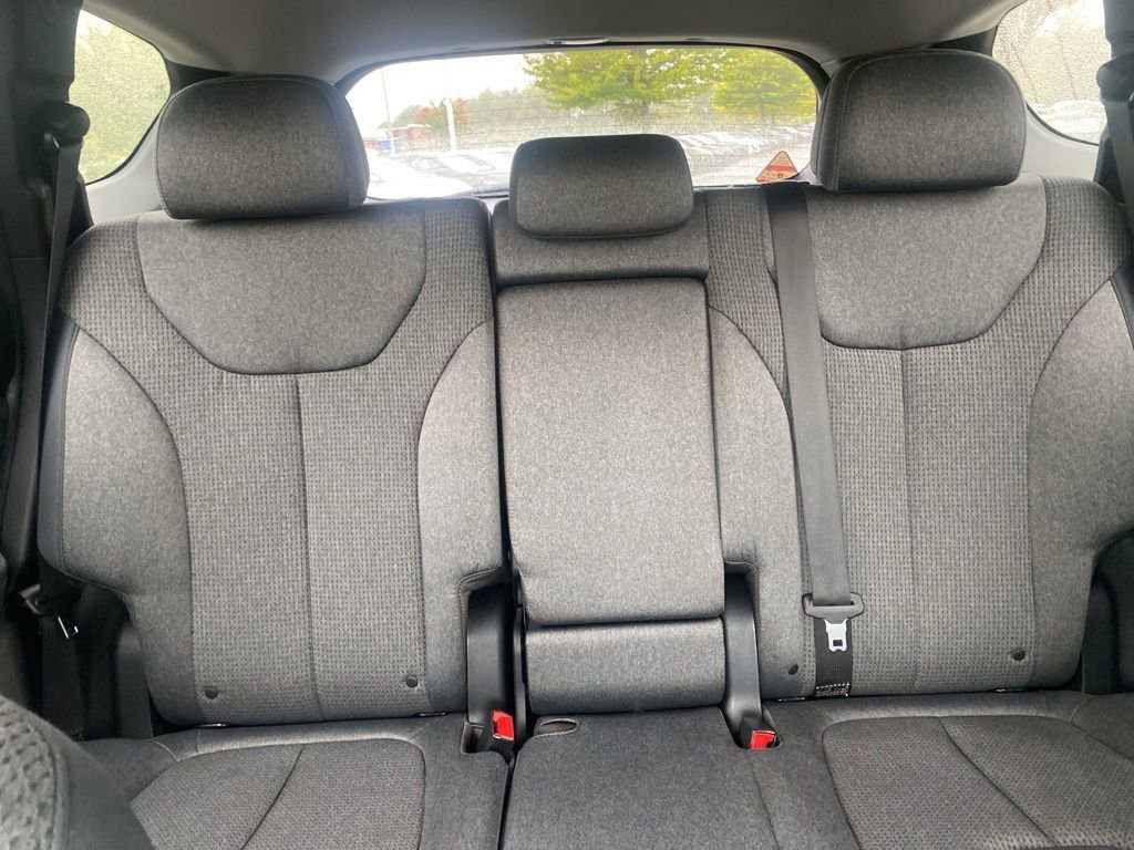 Used 2023 Hyundai Santa Fe SEL image 36