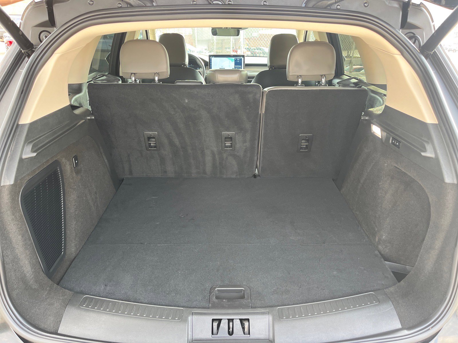 Used 2023 Lincoln Corsair AWD image 20