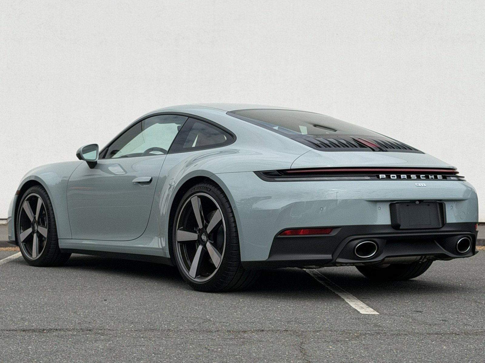 Used 2025 Porsche 911 Carrera RWD image 6