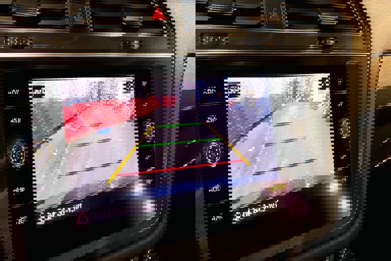 Used 2020 Volkswagen Tiguan SEL image 27