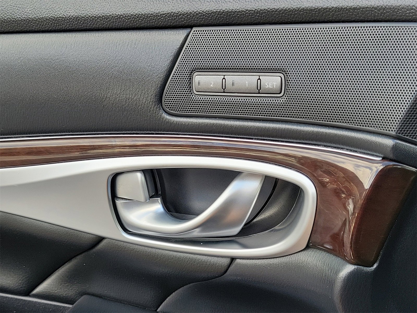 Used 2013 INFINITI M35 M35h w/ Premium Pkg image 33