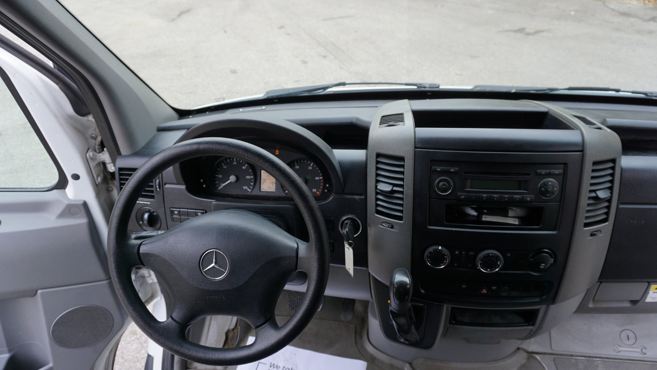 Used 2012 Mercedes-Benz Sprinter 2500 w/ Additional Battery Pkg image 17