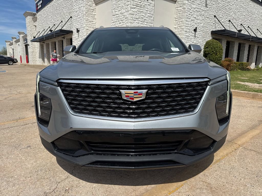 Used 2024 Cadillac XT4 Premium Luxury image 2