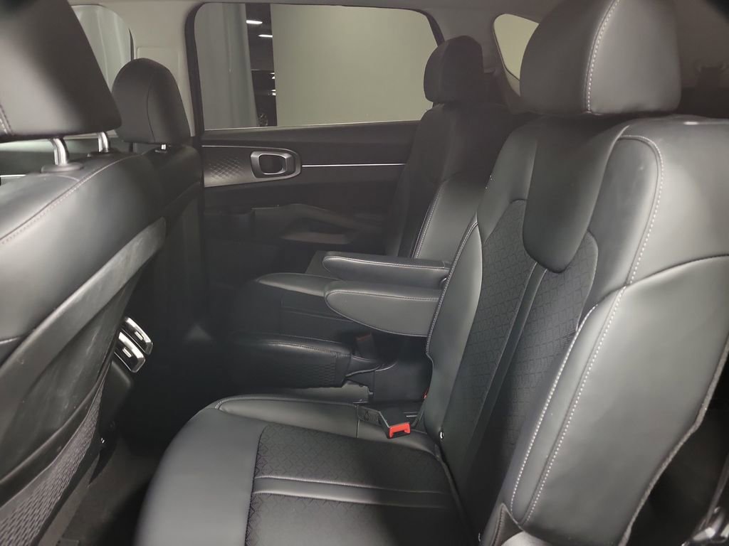 Used 2022 Kia Sorento S image 22