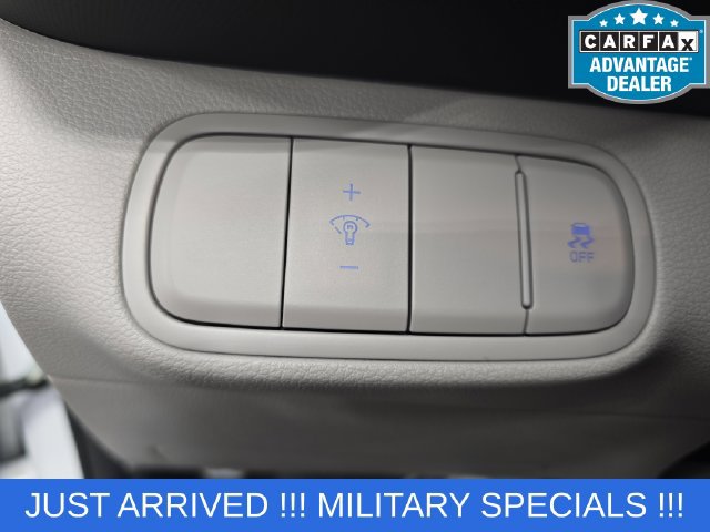 Used 2026 Hyundai Venue SEL FWD image 26