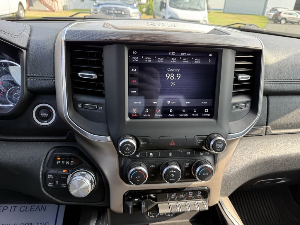 Used 2020 RAM 1500 Laramie AWD/4WD image 22