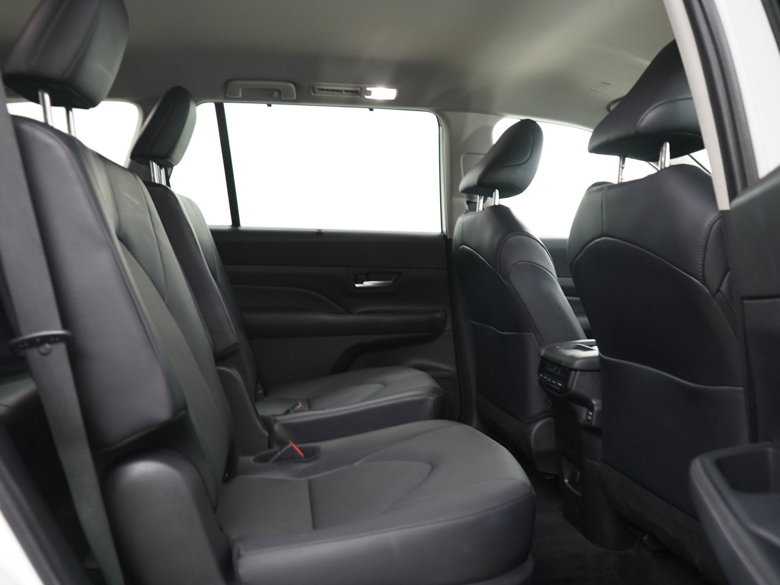 Used 2024 Toyota Grand Highlander AWD image 13