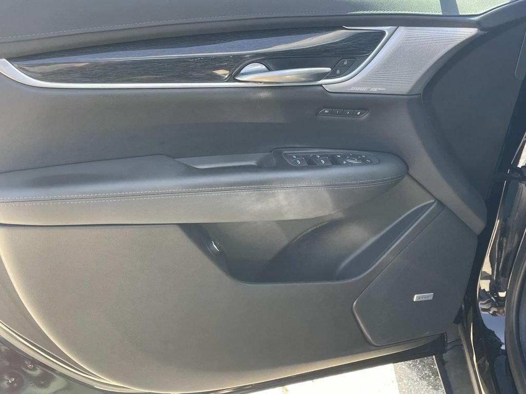 Used 2023 Cadillac XT5 Premium Luxury w/ Technology Package AWD/4WD image 12