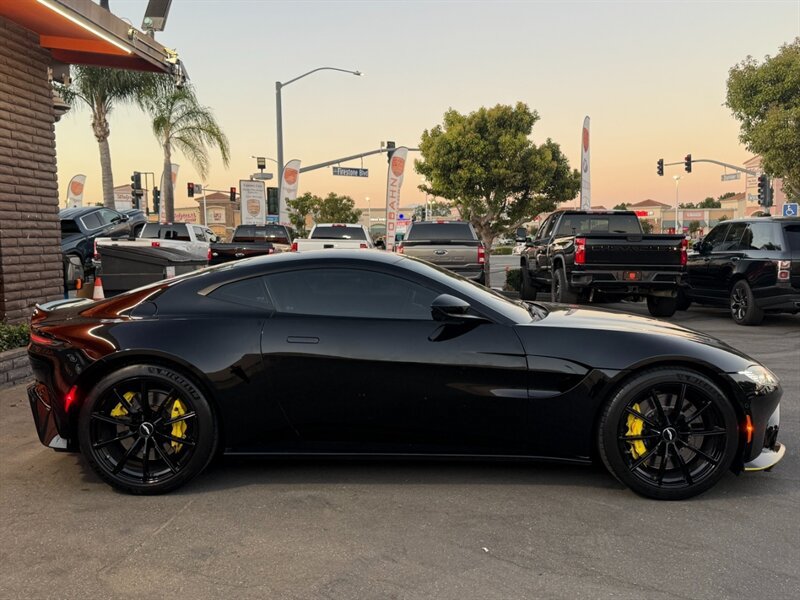 Used 2020 Aston Martin V8 Vantage Coupe RWD image 18