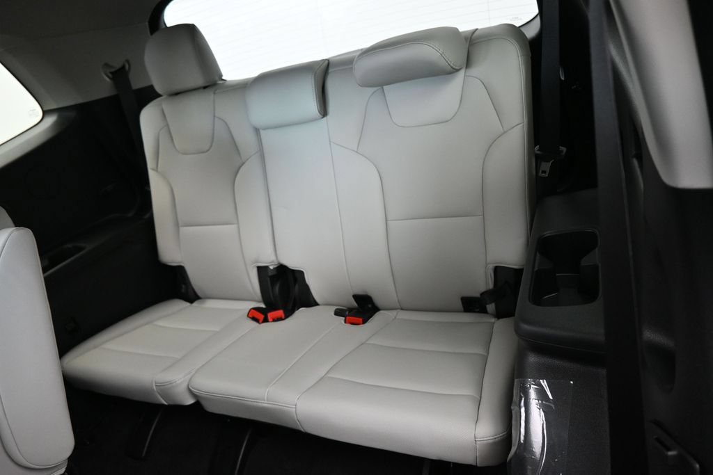 Used 2025 Kia Telluride S FWD image 35