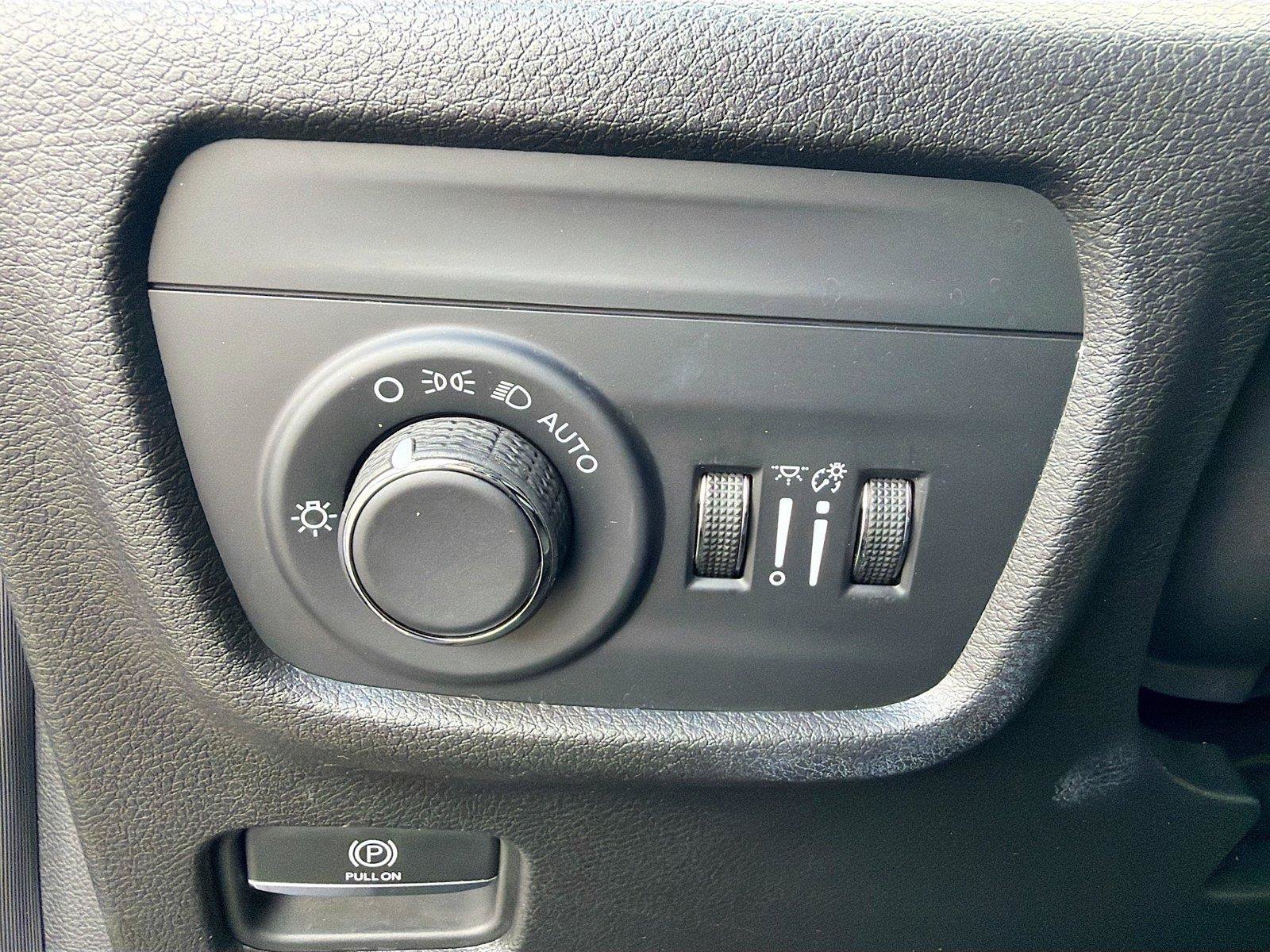 Used 2024 Jeep Grand Cherokee L Laredo AWD/4WD image 35