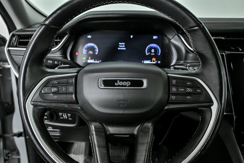 Used 2022 Jeep Grand Cherokee L Limited AWD/4WD image 24