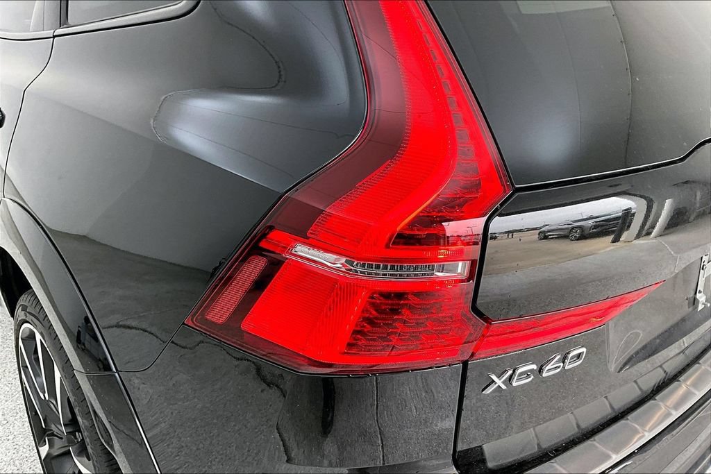 Certified 2024 Volvo XC60 B5 Ultimate w/ Protection Package Premier AWD/4WD image 39