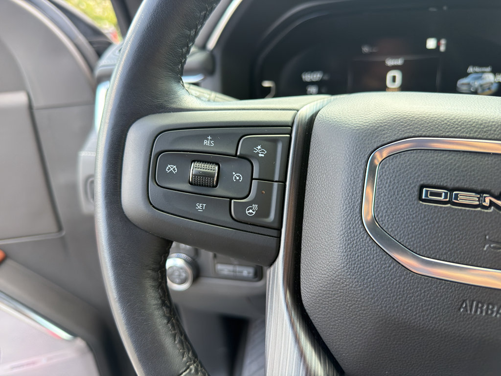 Used 2023 GMC Yukon XL Denali Ultimate AWD/4WD image 18