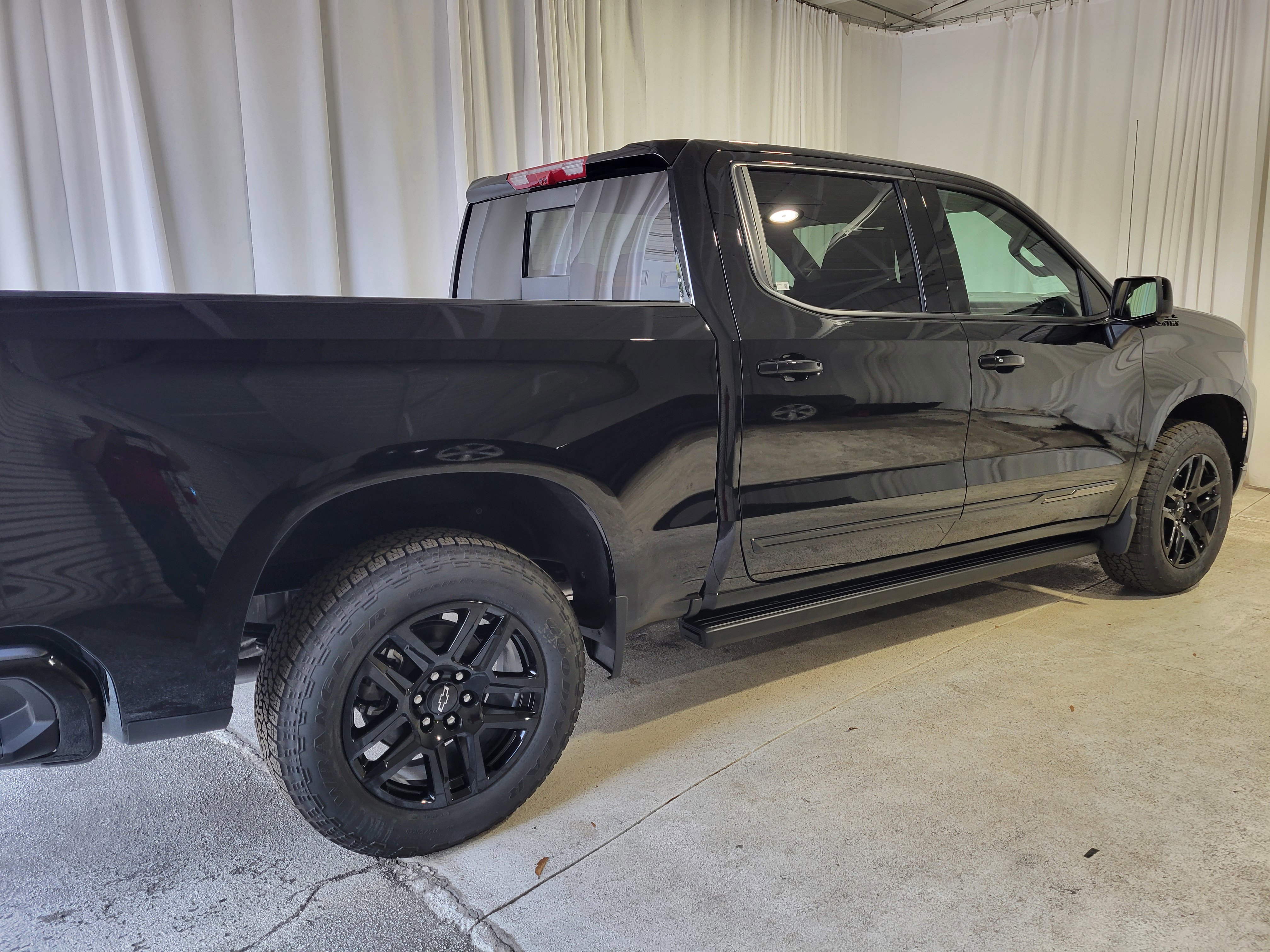 New 2026 Chevrolet Silverado 1500 High Country w/ Midnight Edition image 5