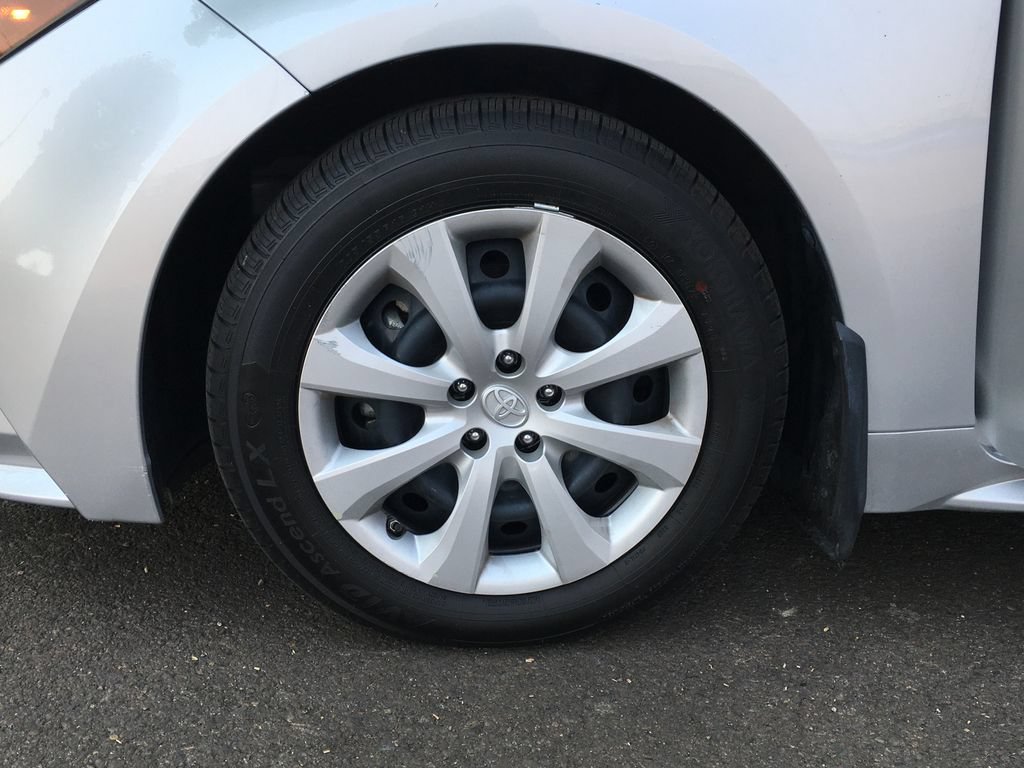 Used 2023 Toyota Corolla LE FWD image 35