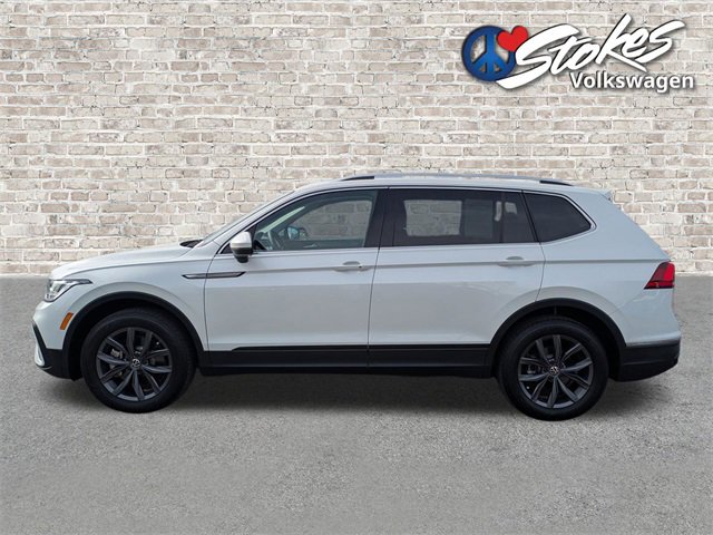 Certified 2023 Volkswagen Tiguan SE w/ Panoramic Sunroof Package image 7