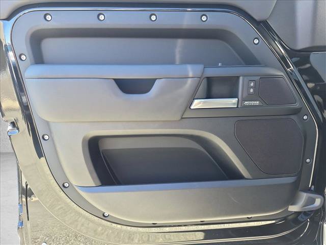 New 2026 Land Rover Defender 110 X-Dynamic SE AWD/4WD image 9