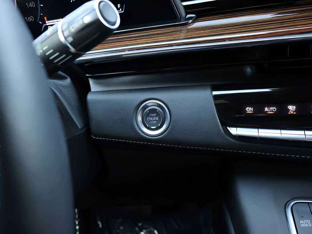 Used 2024 Cadillac Escalade Premium Luxury image 32