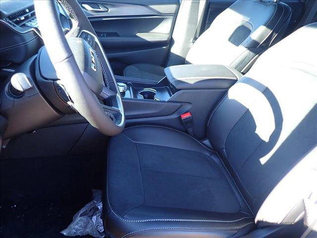New 2025 Jeep Grand Cherokee Altitude image 12
