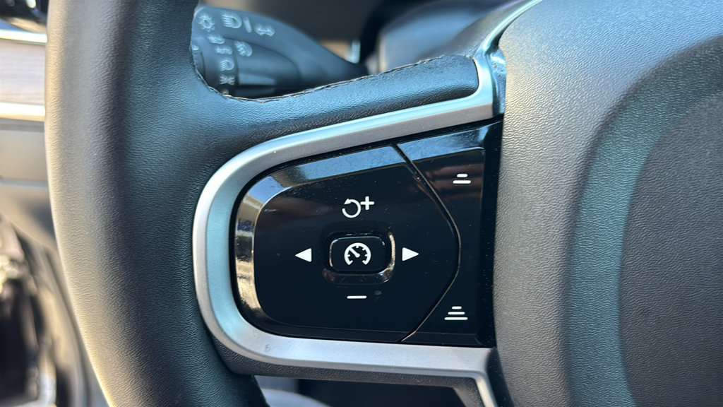 Certified 2026 Volvo XC90 B6 Plus AWD/4WD image 18