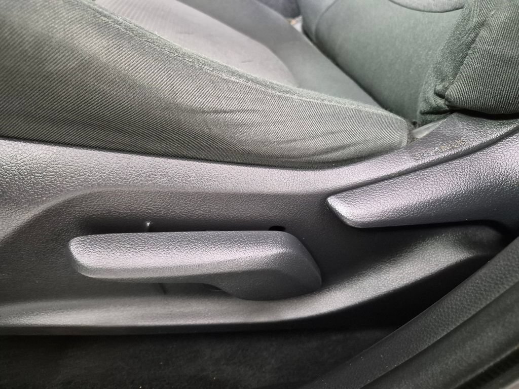 Used 2019 Toyota RAV4 XLE w/ Carpet Mat Package AWD/4WD image 22