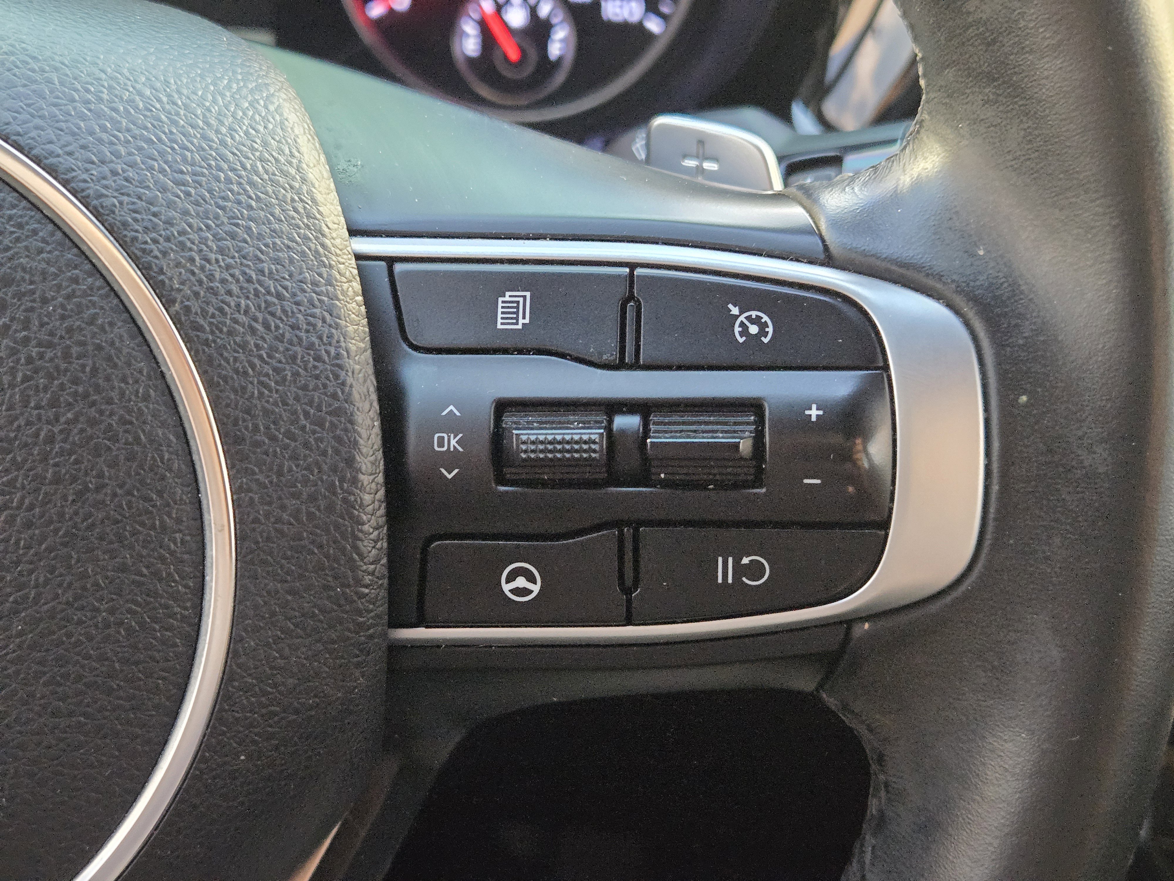 Used 2023 Kia K5 GT image 29