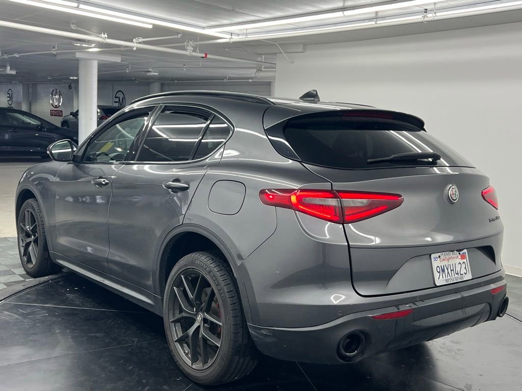 Used 2020 Alfa Romeo Stelvio w/ Nero Edizione image 4