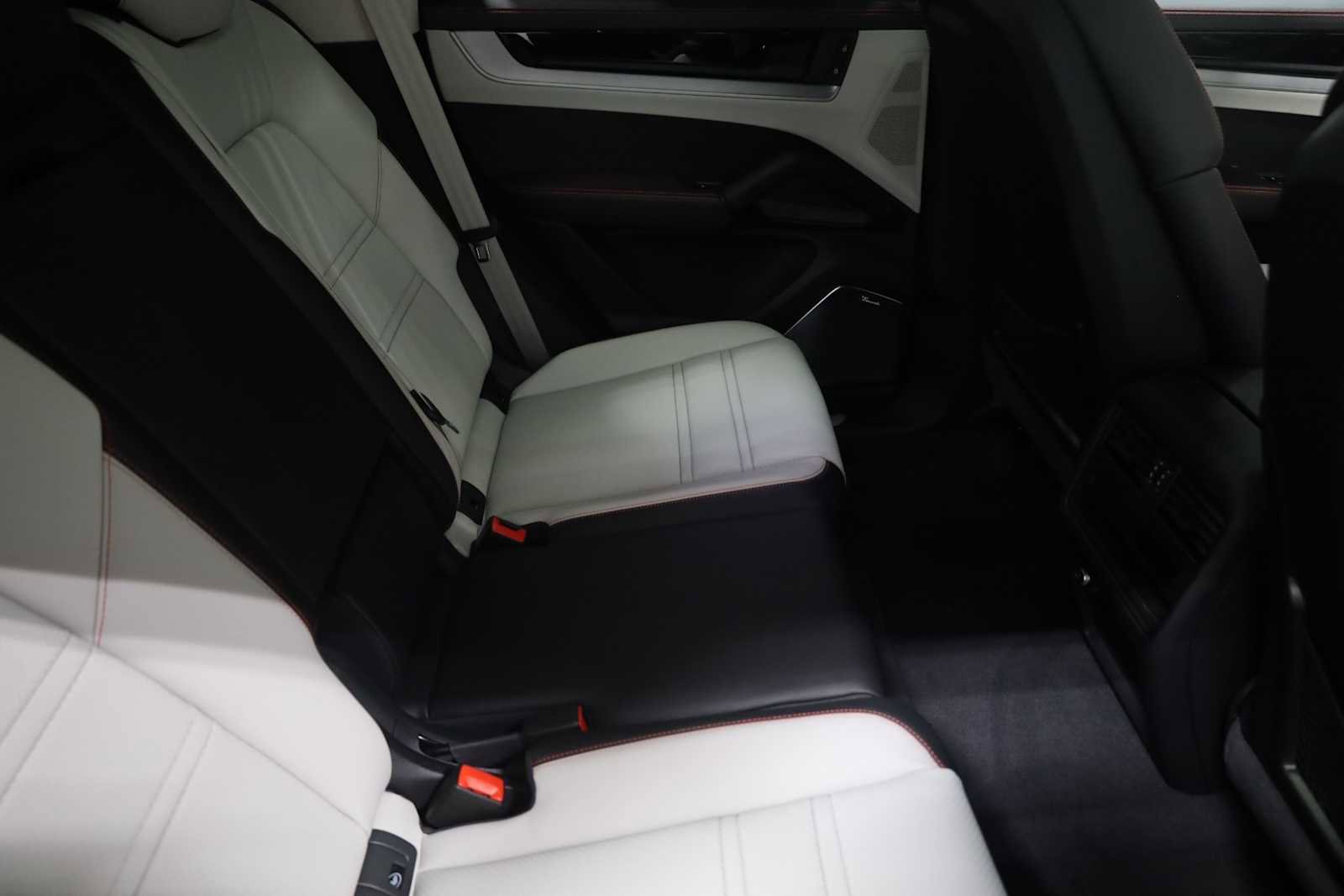 New 2025 Porsche Cayenne GTS image 36