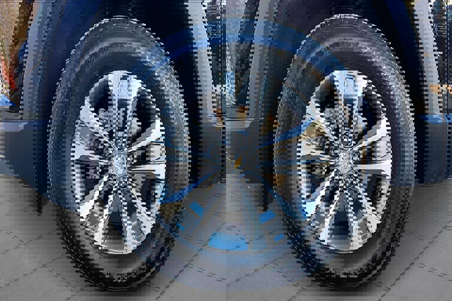 Certified 2025 Chevrolet Equinox LT image 10